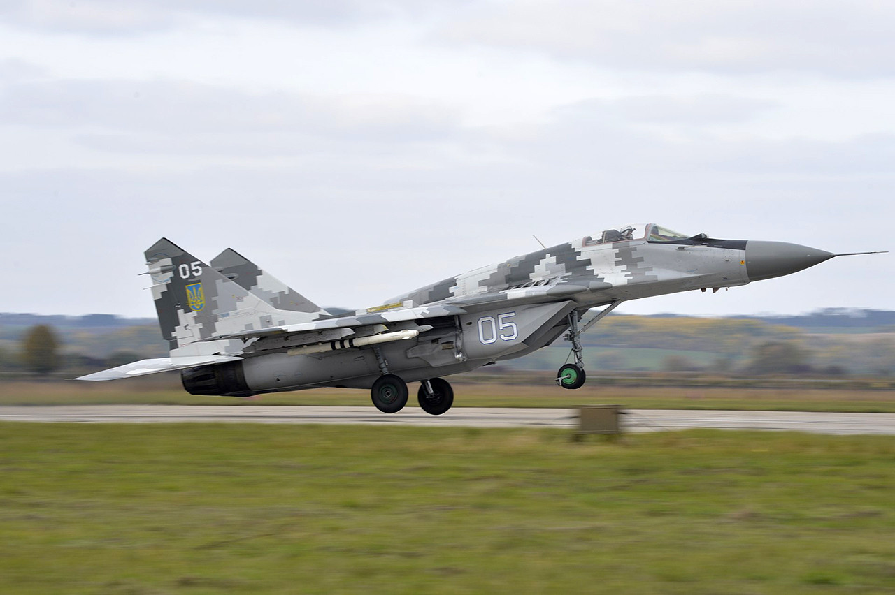 Can MiG29 carry ballistic missile, and how long may adaptation take?