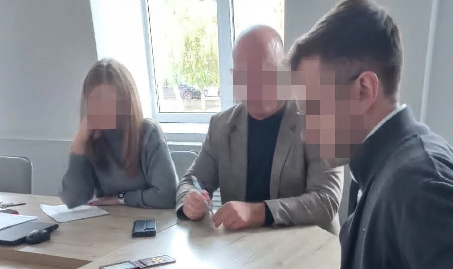 мер, якого підозрюють у службовій недбалості