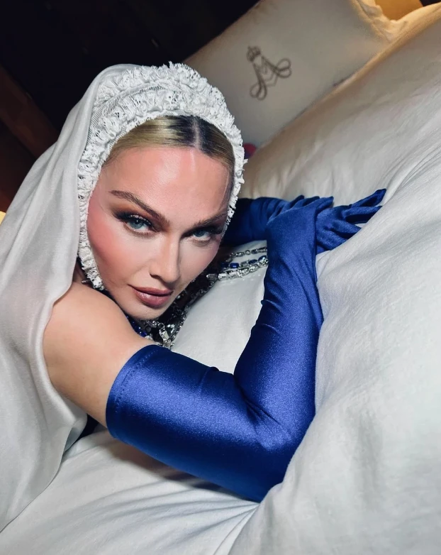 На фото: Мадонна епатувала відвертою фотосесією