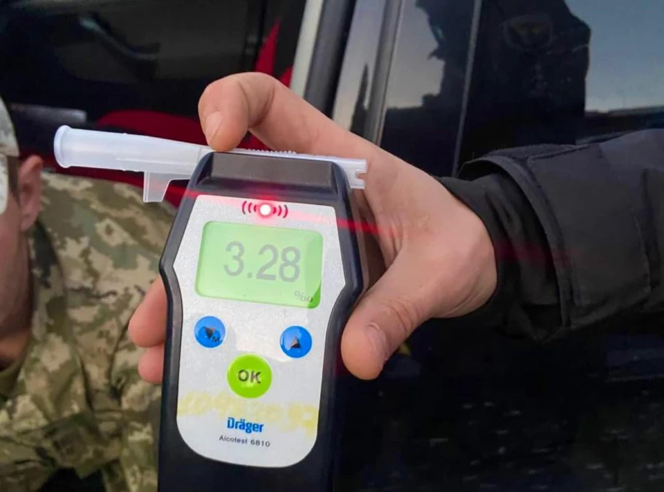 п'яний військовий за кермом