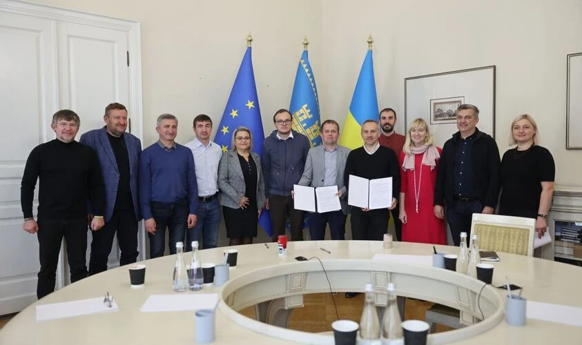 підписання договоору в ЛМР