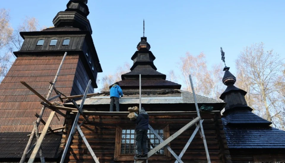 реставрація лемківської церкви у Львівському скансені