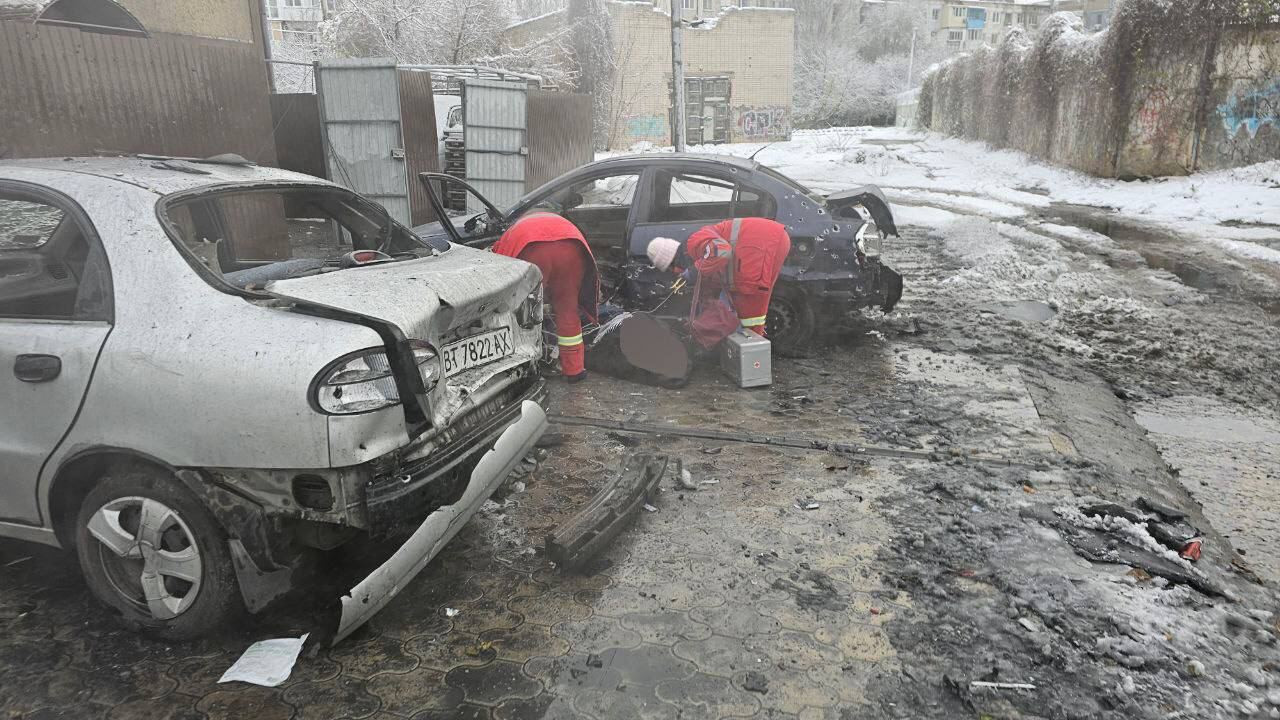 Обстріл автостоянки у Херсоні 20 листопада