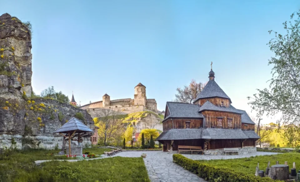 Здвиженська церква