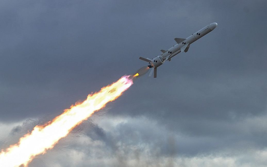 Russian strikes hit Kharkiv center with guided aerial bombs