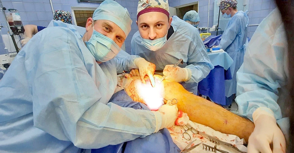 львівські хірурги рятують військового