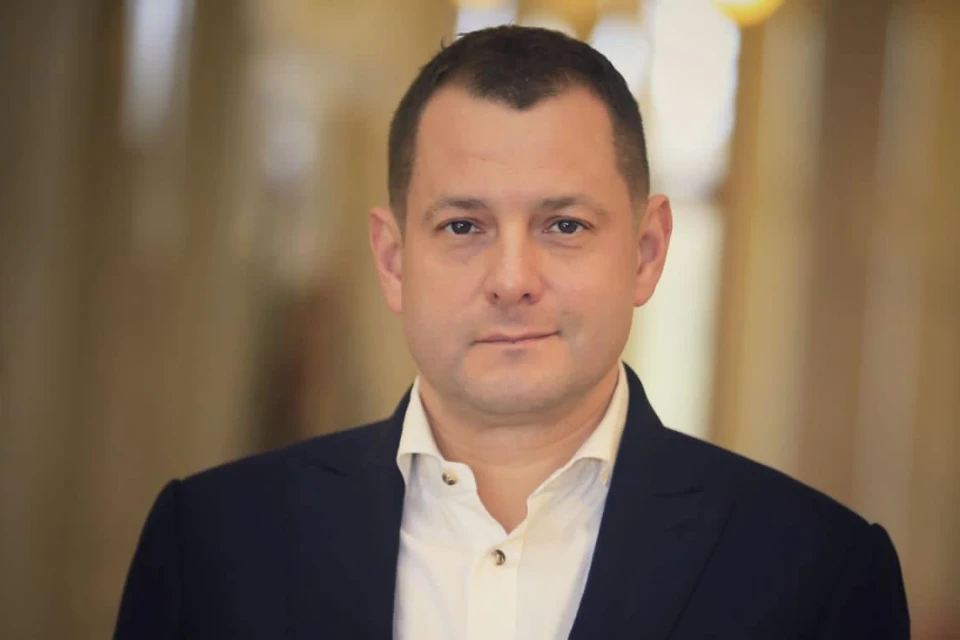 на фото Максим Єфімов