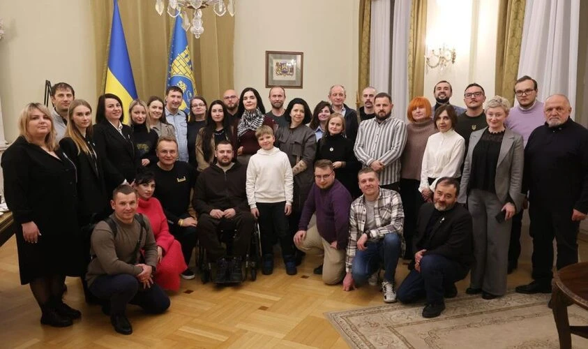 ЛМР та волонтери