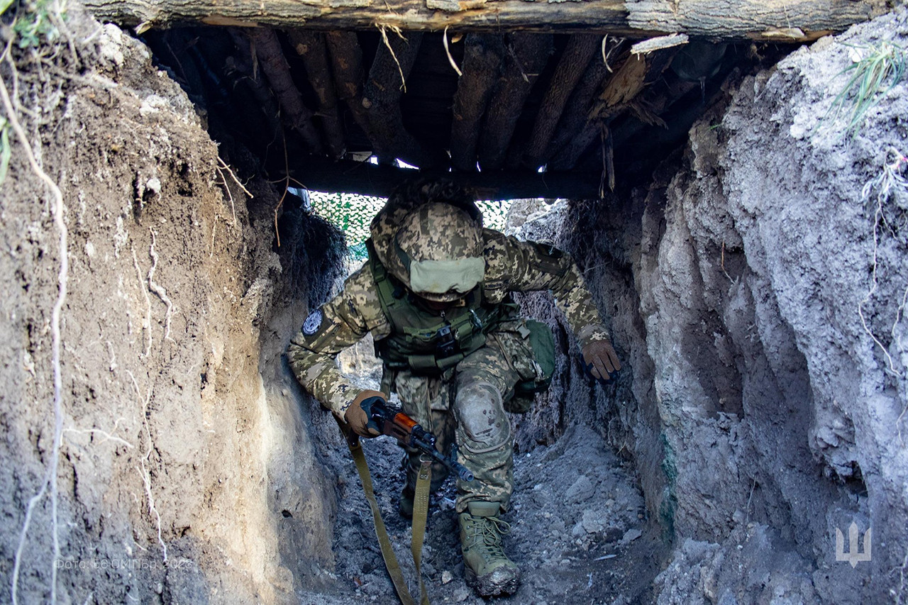 Ukraine accelerates construction of fortifications at frontline