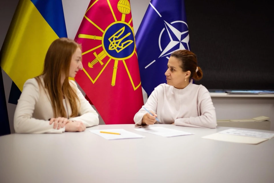 на фото Наталія Калмикова та Катерина Онищенко