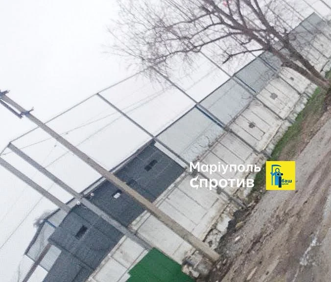 Окупанти у Маріуполі посилили охорону військових баз