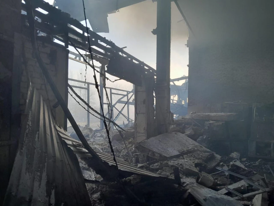 РФ вдарила по складу Червоного Хреста в Херсоні