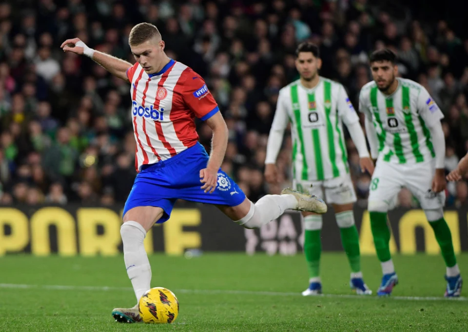 Артем Довбик