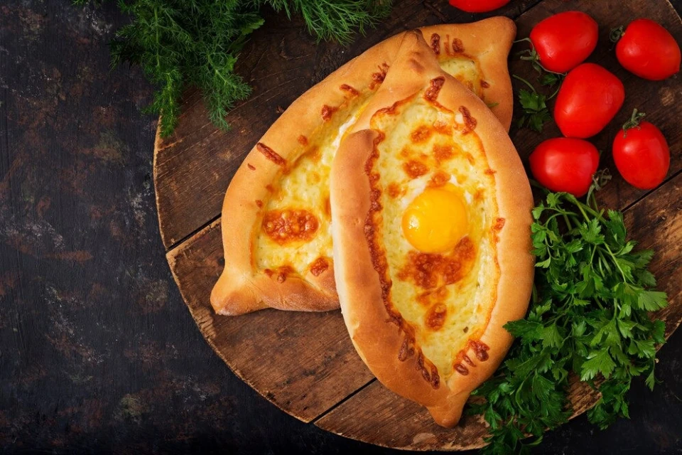 Хачапурі по-аджарськи