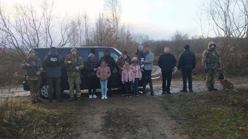 нелегали