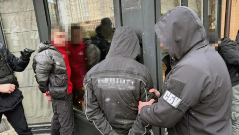 На Волині викрили банду, яка "вибивала" гроші в пораненого воїна ЗСУ