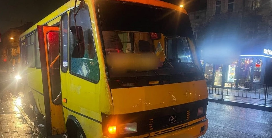 На Львівщині водій під наркотиками керував автобусом міжміського сполучення