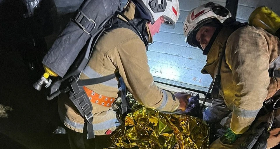 вогнебовці врятували жінку з пожежі