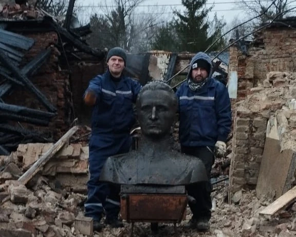 бронзове погруддя командира УПА Шухевича