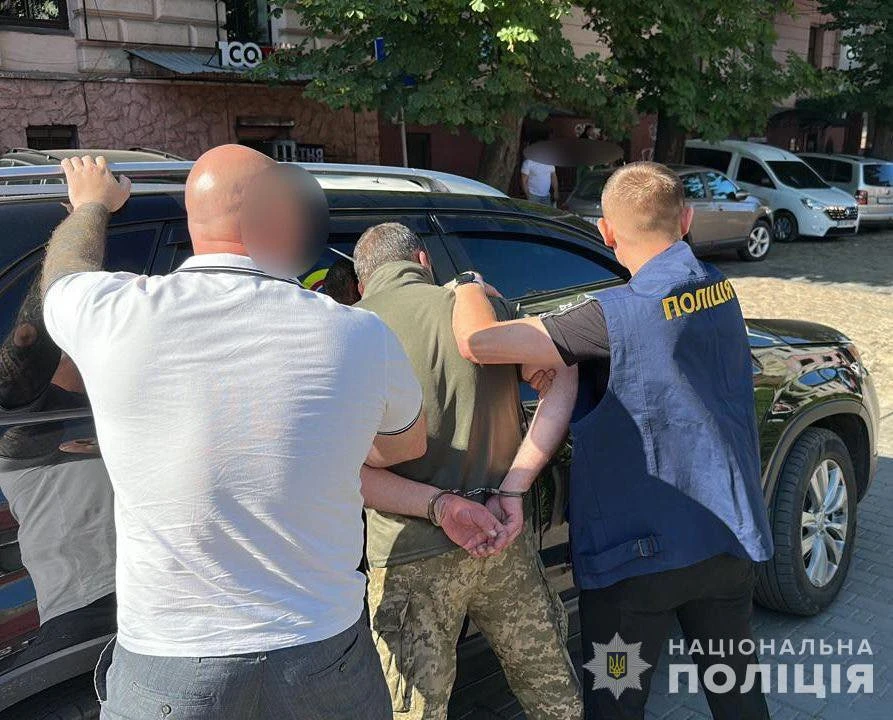 На Буковині посадовця ТЦК та його спільників судитимуть за системні хабарі