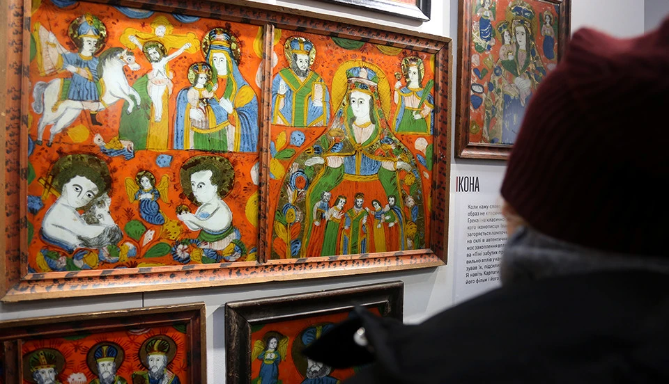 "Крихкіші за скло": колекція ікон на склі Остапа Лозинського