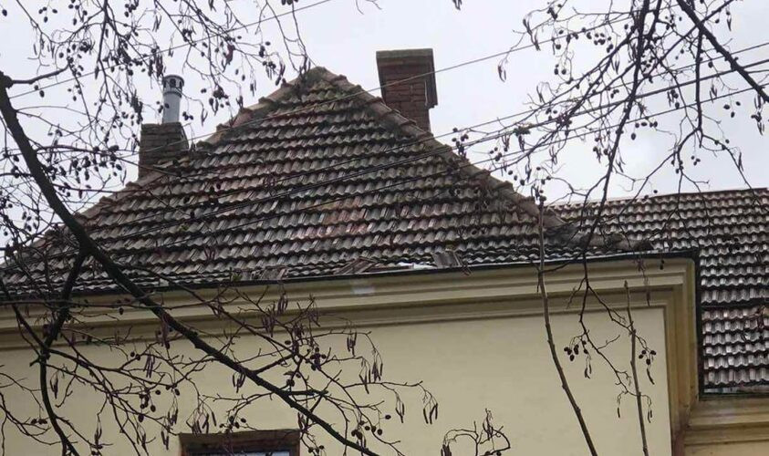 Відновлений дах гуртожитку