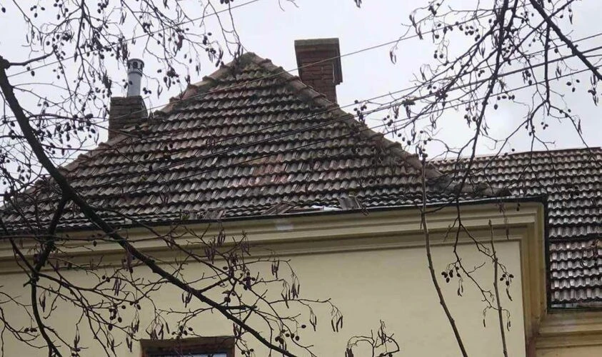 Відновлений дах гуртожитку
