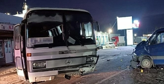 ДТП з автобусом у селі Добряни