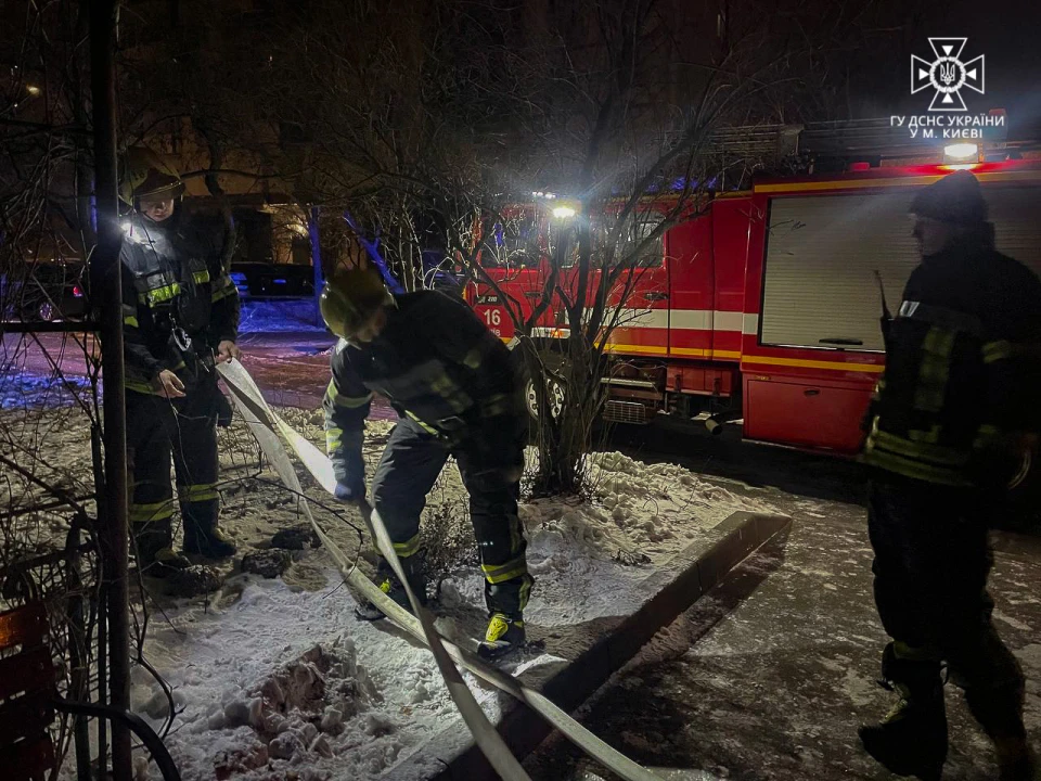 Пожежа у сміттєзбірнику у Києві