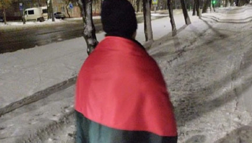 У Тернополі затримали хулігана, який зірвав прапор з пам’ятника