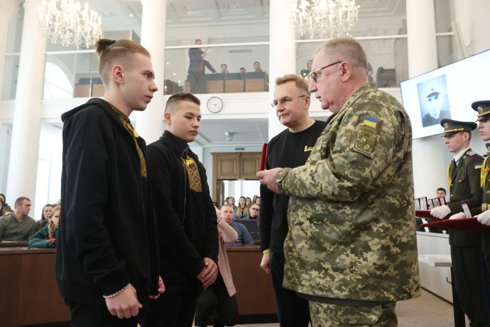 У Львові родинам полеглих воїнів вручили "Почесний знак Святого Юрія"