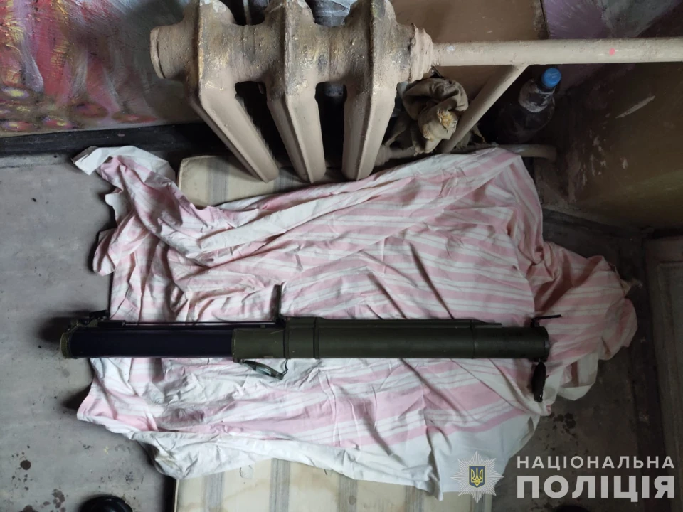 Невідомий вистрелив у багатоповерхівку з гранатомета