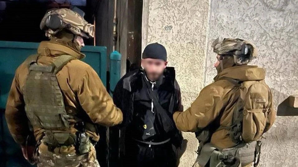 В Ужгороді затримали чоловіка, який кинув гранату на подвір'я депутата Закарпатської облради