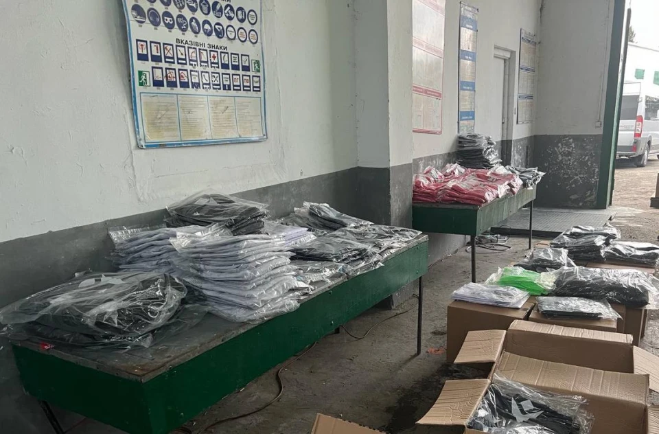 На кордоні з Польщею виявили незадекларований одяг на пів мільйона