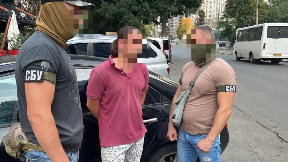 Дев'ять років тюрми загрожує одеситу, який відправляв ухилянтів у "закордонні відрядження"