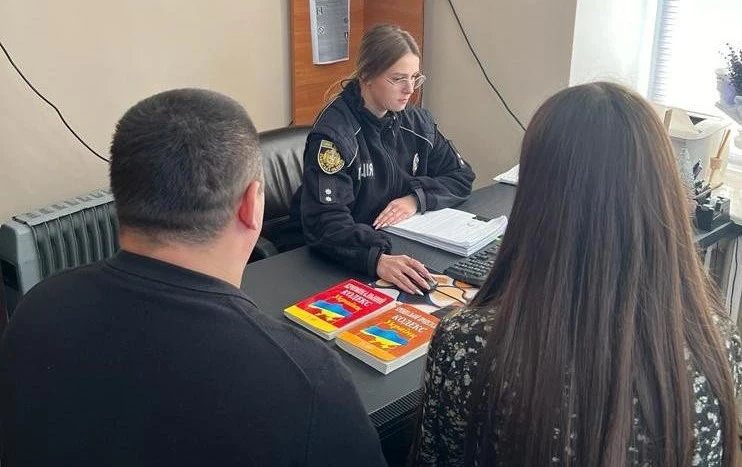 шахраї з Яворівщини