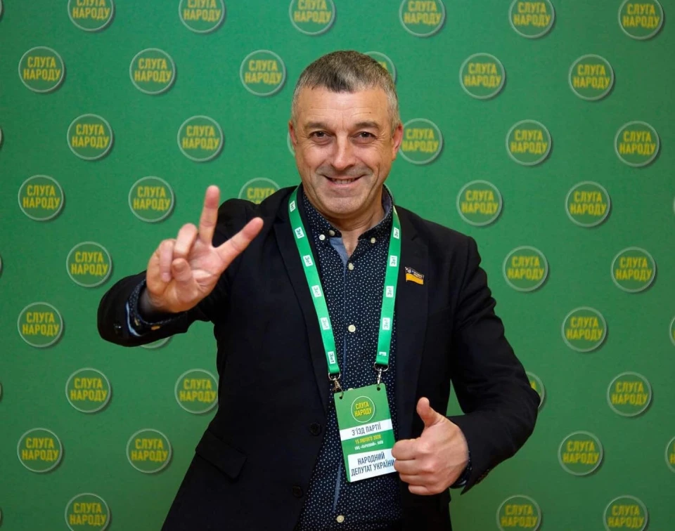 на фото Георгій Мазурашу