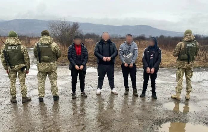 ухилянти біля кордону за Словаччиною