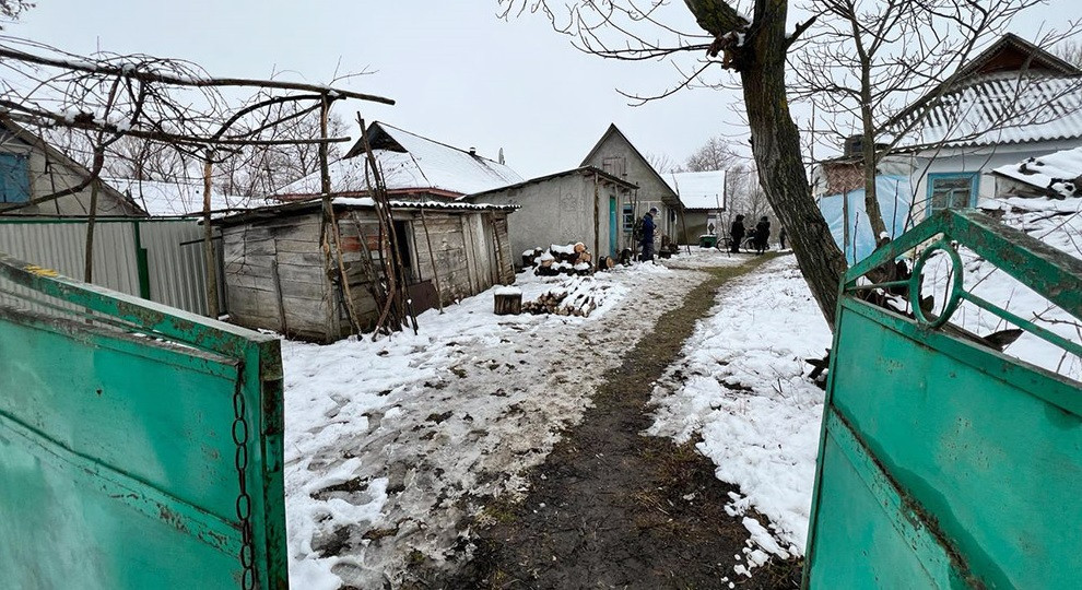 На Хмельниччині двоє чоловіків зв'язали ременем знайомого і вбили