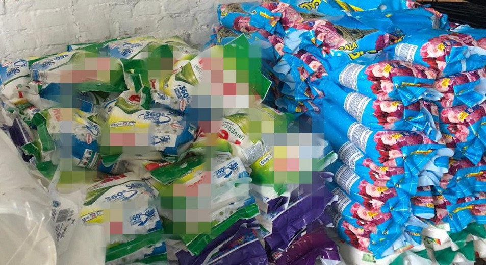 На Волині викрили підпільне виробництво побутової хімії відомих марок