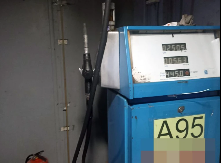 на Рівненщині працювала нелегальна АЗС