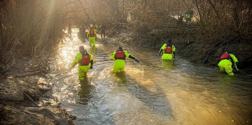 На Буковині третій день шукають 8-річну дівчинку, що впала у річку