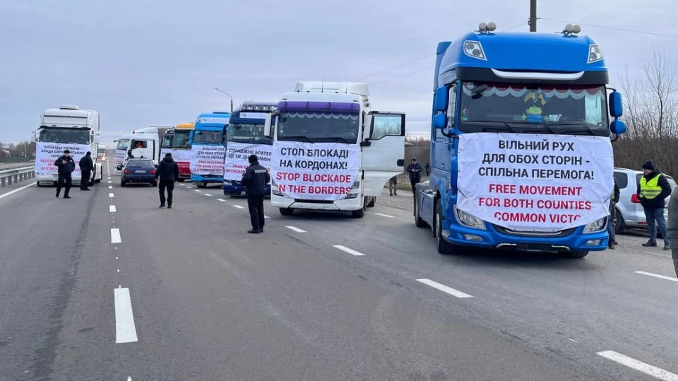 Українські перевізники розпочали акцію протесту на кордоні з Польщею
