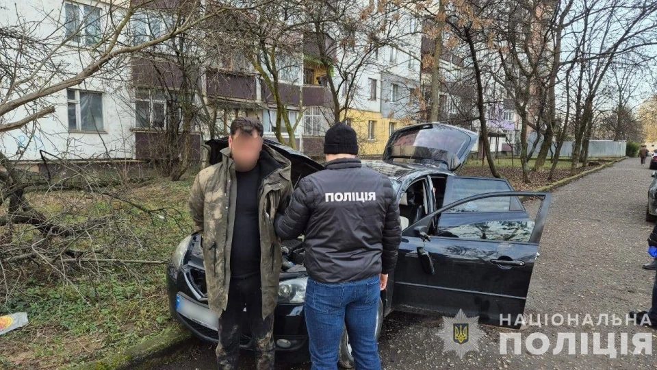 На Закарпатті затримали групу наркоторговців з партією метамфетаміну на понад пів мільйона гривень