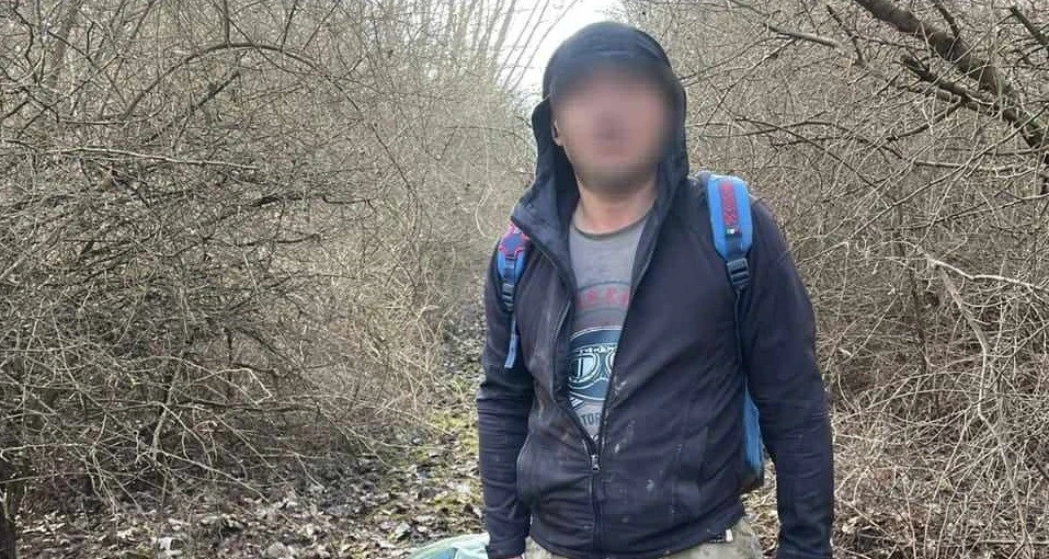 За 300 метрів від кордону з Угорщиною затримали закарпатця, який планував переплисти Тису на човні