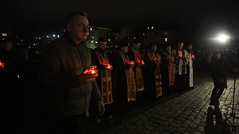 вшанування пам'ять усіх полеглих захисників України у Львові
