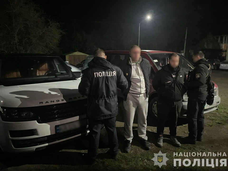 На Закарпатті затримали підозрюваних у викраденні елітних авто