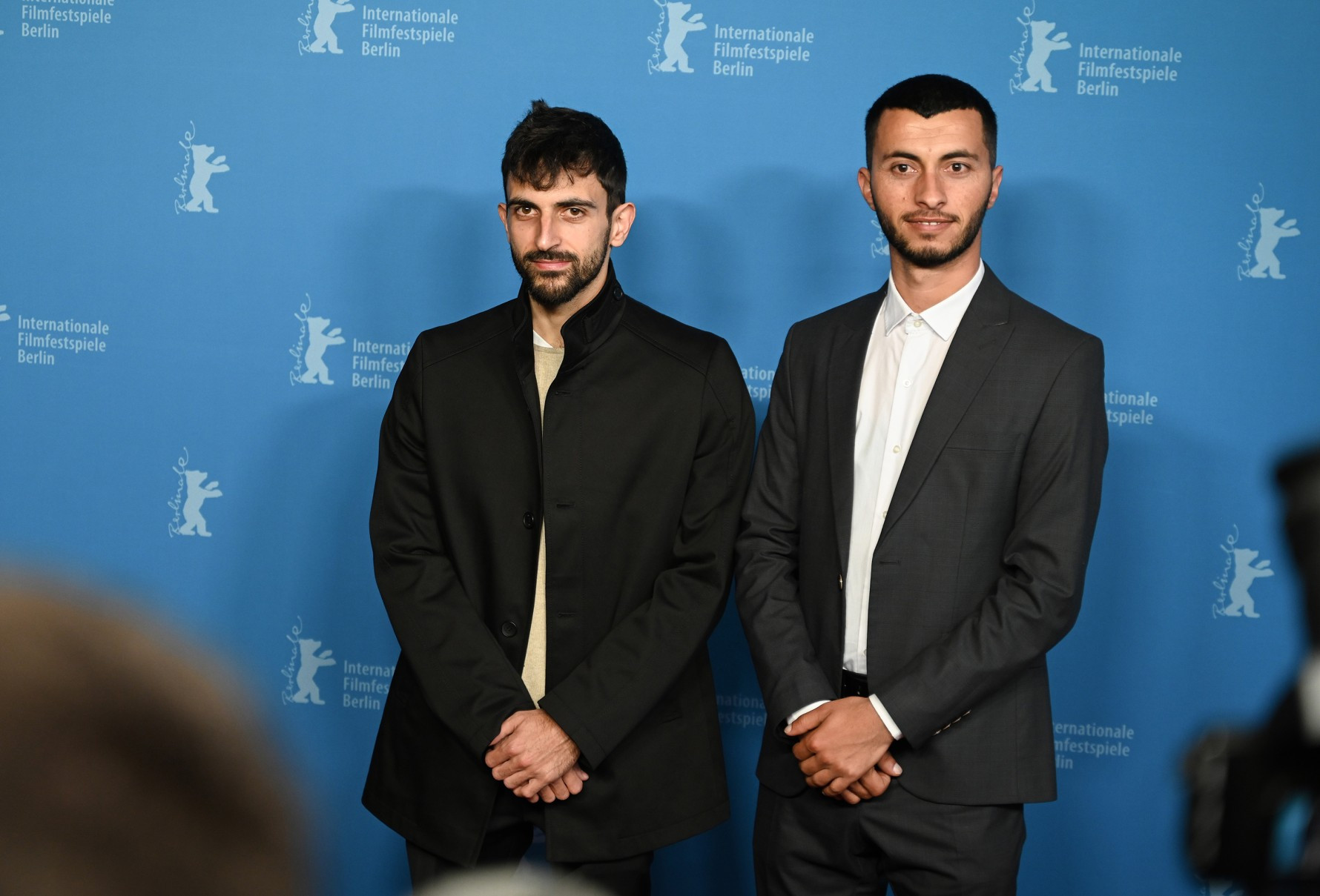 На фото: ізраїльський режисер Ювал Абрагам та палестинський режисер Басел Адра