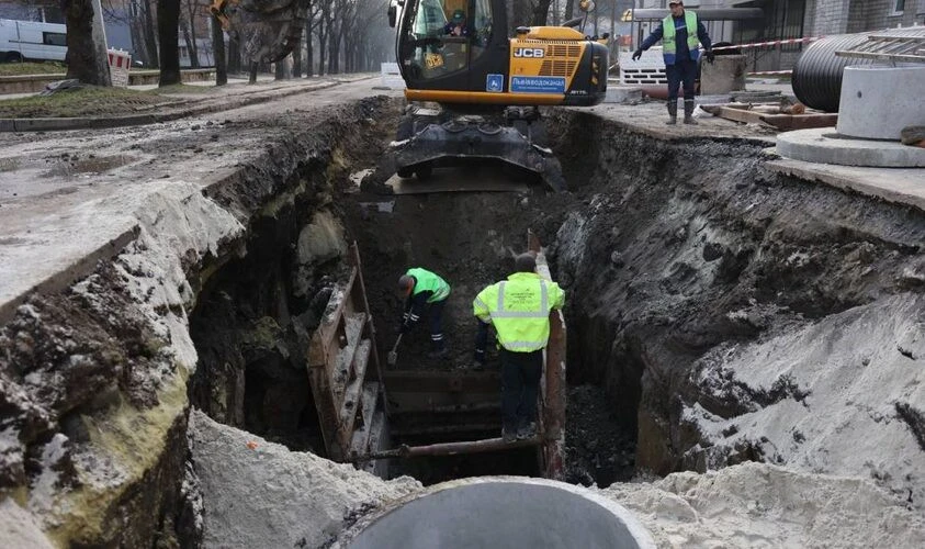 ремонт колектора на Угорській