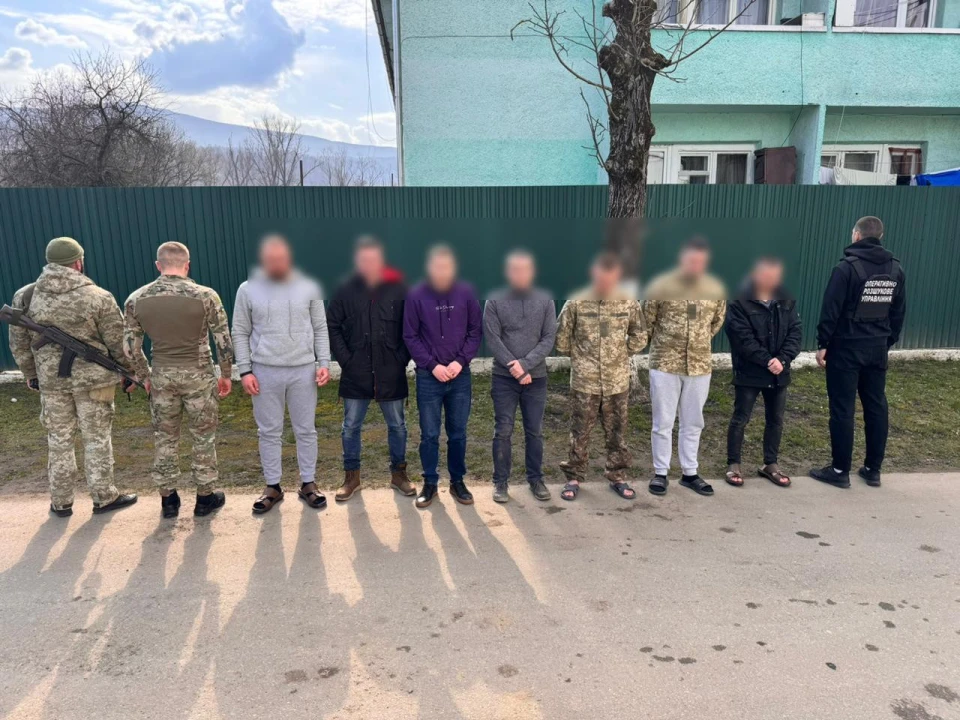 Поблизу Тиси затримали 11 чоловіків, які планували незаконно потрапити до Румунії